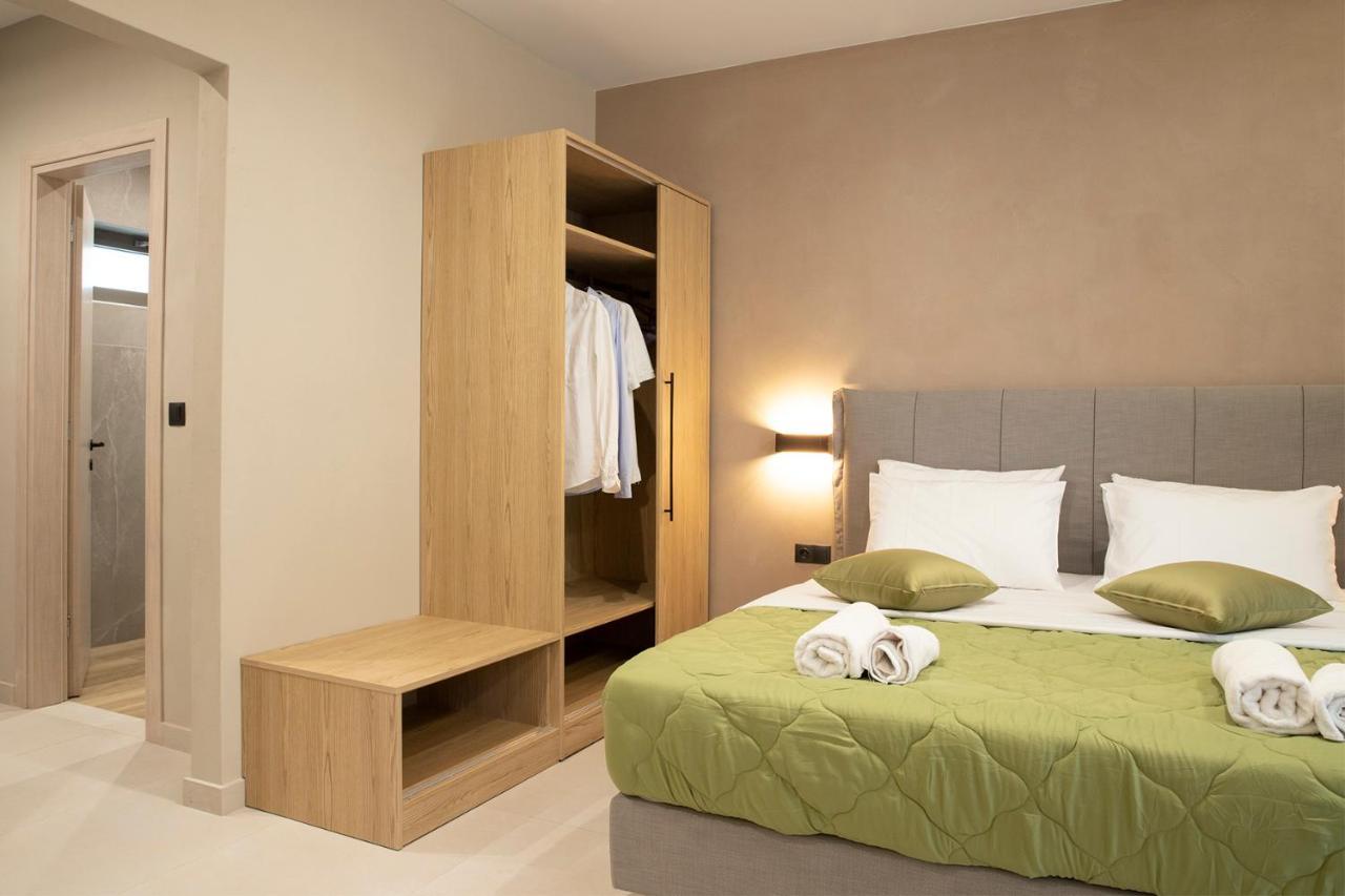 Olympus Suites 帕拉利亚潘塔利莫诺斯 外观 照片