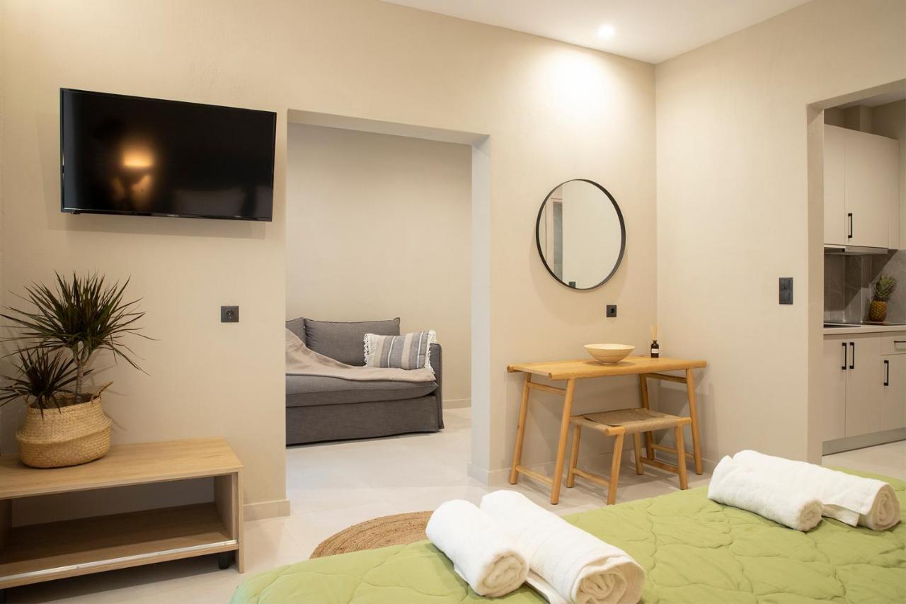 Olympus Suites 帕拉利亚潘塔利莫诺斯 外观 照片