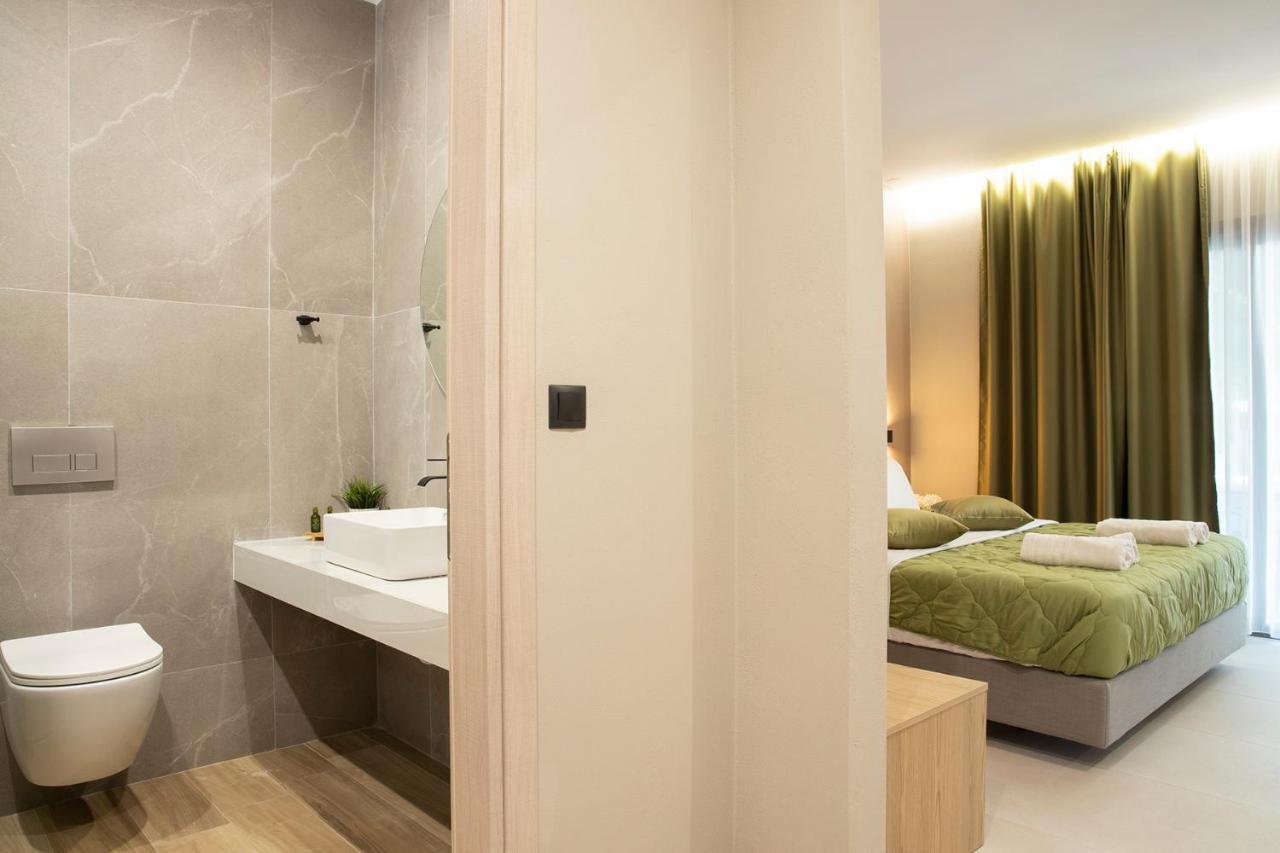 Olympus Suites 帕拉利亚潘塔利莫诺斯 外观 照片