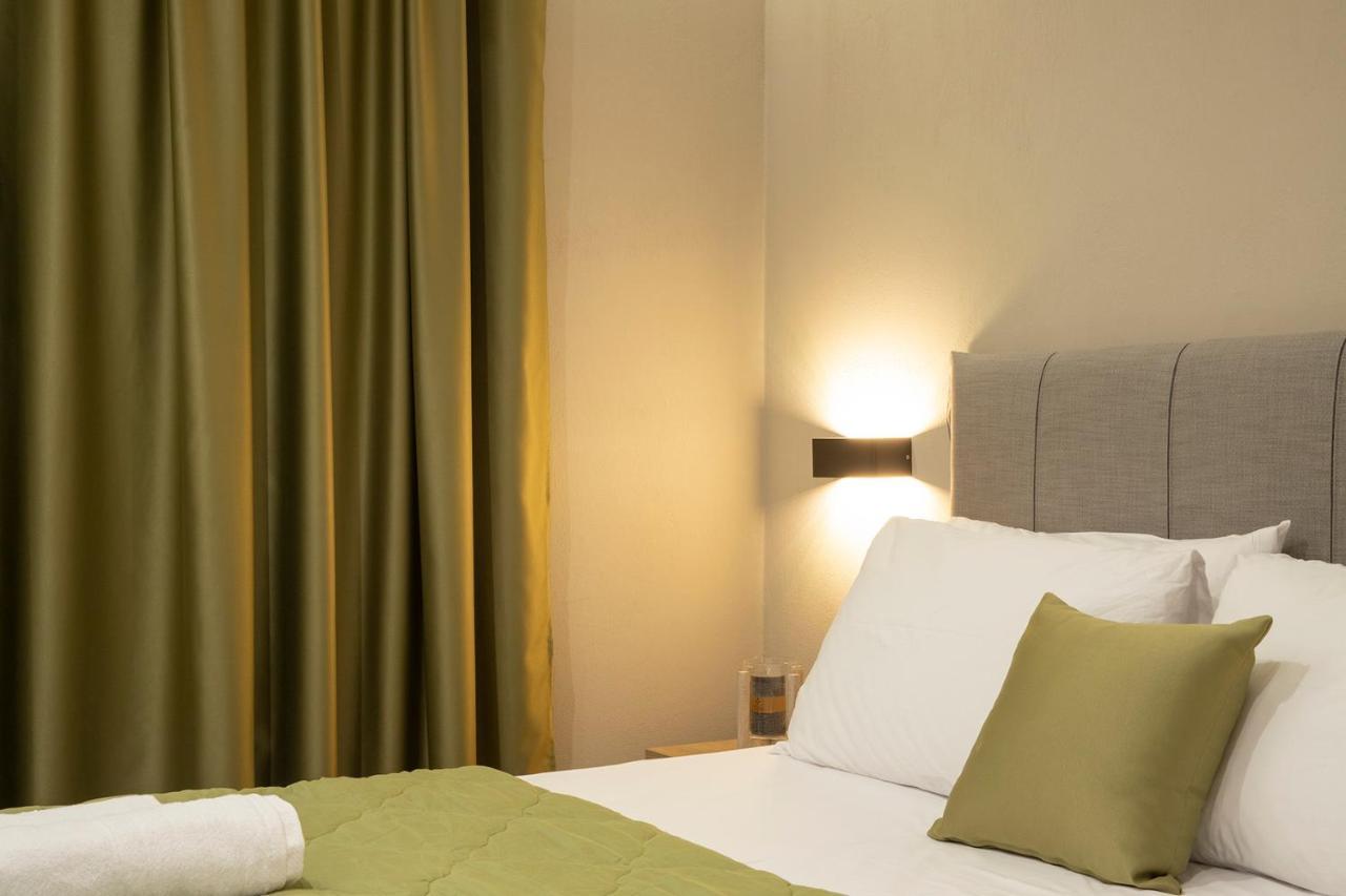 Olympus Suites 帕拉利亚潘塔利莫诺斯 外观 照片