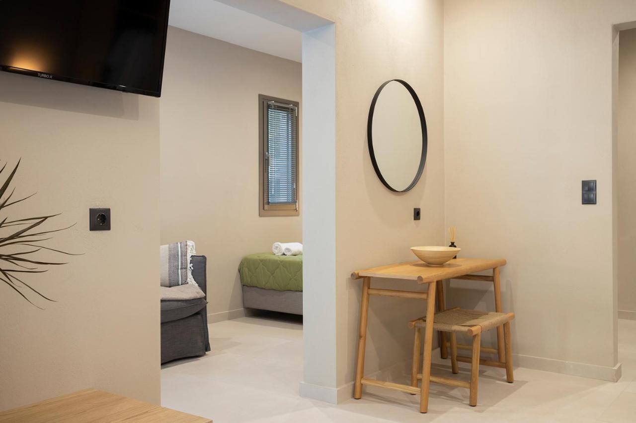 Olympus Suites 帕拉利亚潘塔利莫诺斯 外观 照片