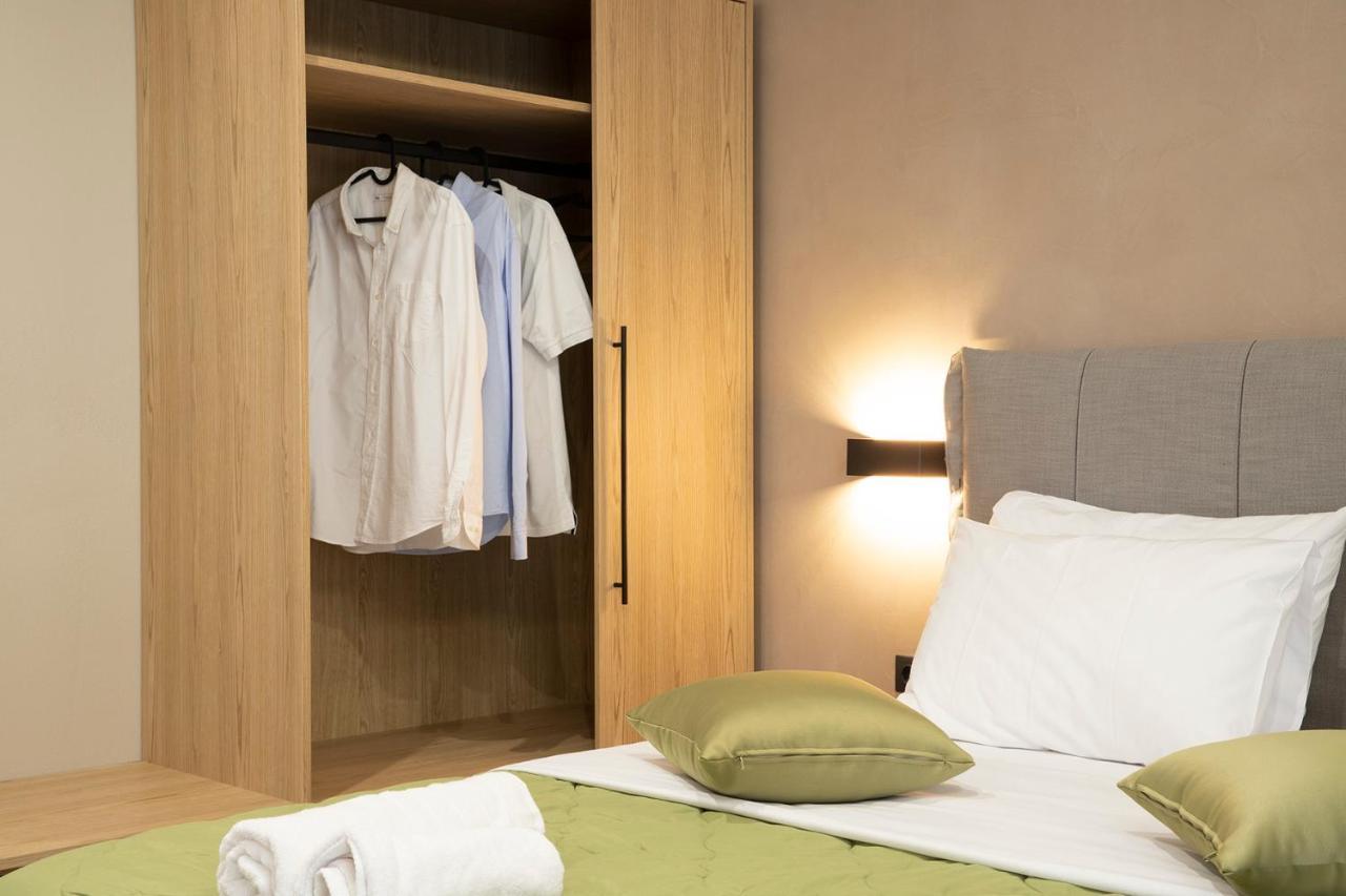 Olympus Suites 帕拉利亚潘塔利莫诺斯 外观 照片